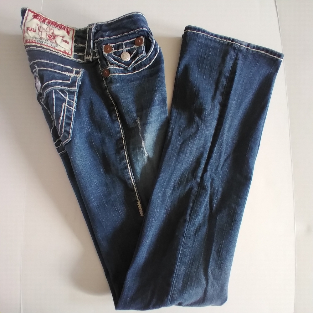 Sz. 26 True Religion "Becky Super T" Distressed  Dark wash Boot Cut Jeans.